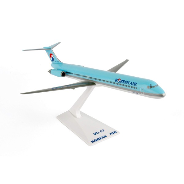 Flight Miniatures Korean Air Mcdonnell Douglas MD-82 1:200 Scale Display