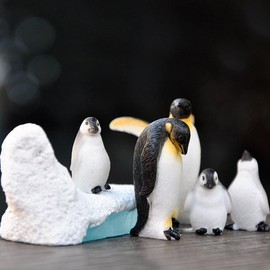 FRCOLOR 1 Set Penguin Iceberg Scenery Plush Animal Model Penguin Couple Figurine Toy Penguin Figure Penguin Model Decoration Animal Figurine Mini Penguin Sculpture Resin 10pcs
