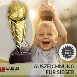 Larius Coppa da calcio dorata con palla (21,5 cm, 635 g) - Trofeo di calcio con incisione opzionale - Coppa vincente per tornei, club e gare di calcio - S3 (senza testo desiderato)