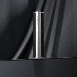 Men's Vita Vitality Lip Balm 3g: A must-have gift for your boyfriend. Excellent moisturizing power and natural color development. / 맨즈 비타 생기 립밤 3g 남자립밤 남친 선물 필수템 뛰어난 보습력 자연스러운 발색