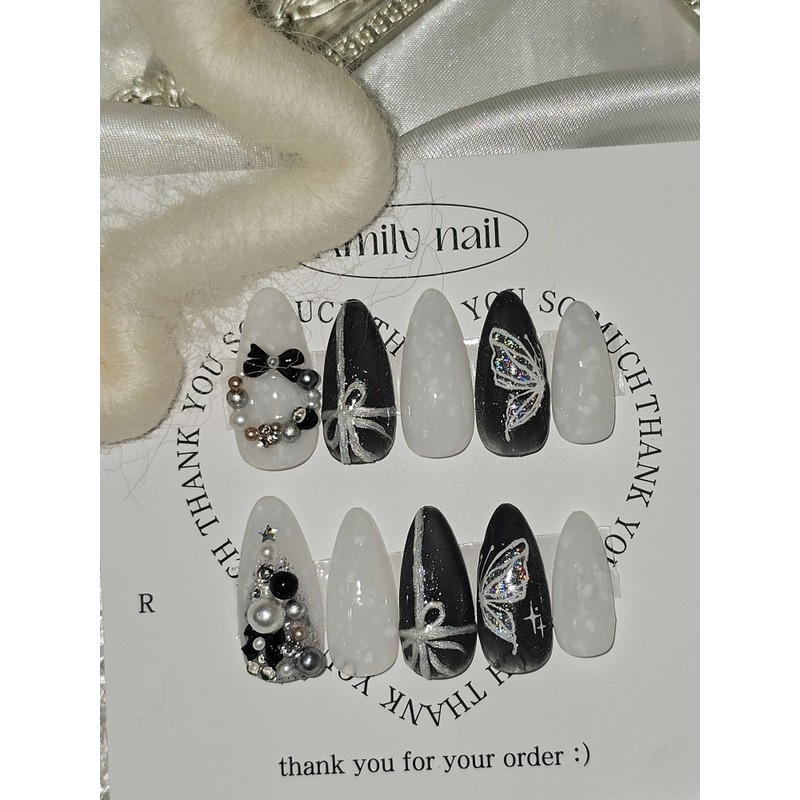 Snowflake [Handmade Nail Tip] Emily Nail - Oval / 눈송이