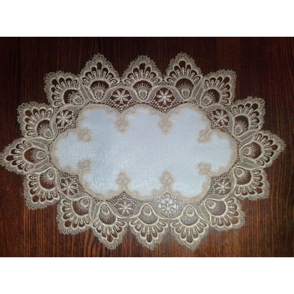 Doily Boutique Place Mats Set of 2 with European Gold