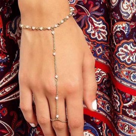 Yienate Pearl Satellite Chain Bracelet Gold Pearl Finger Chain Pearl Bead Station Slave Hand Chain Pearl Hand Harness Boho Bead Bracelets Jewellery Gifts for Women Girls