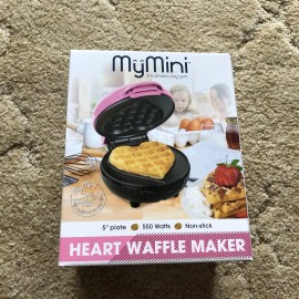 Nostalgia My Mini Heart Waffle Maker Small Bites Big Yums 5” New