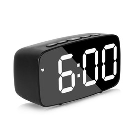 MOGONE Reloj Despertador Digital, Reloj Escritorio con Luminosidad Regulable y Indicacion de Fecha y Temperatura, Reloj LED con Puerto de Carga USB(Blanco)