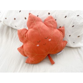 MON AMI Maple Leaf Accent Decor Plush Pillow – 16”, Huggable Leaf Shaped Pillow, Decorative Cushion for Child’s Bed or Couch, Hook for Wall Hanging