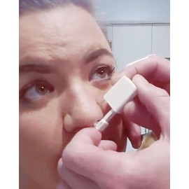 SLVIEKAE Nose Piercing Kit Disposable Nose Piercing Gun Kit with 2 Pcs Self Piercing Gun and Nose Stud (White-6 Pcs Nose Stud)