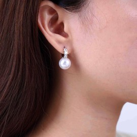 Aneneiceera Vintage Crystal Pearl Earrings Silver Rhinestone Huggie Hoop Earrings Single Pearl Stud Earrings CZ Hoop Stud Earrings Jewellery for Women and Girls, Zinc