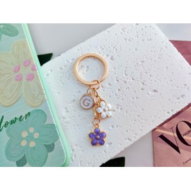 AYYSHULAN Cute Flower Initial Letter Keychain Bag Charms Keyring Aesthetic Accessories Purple White Purse Hangbags Backpacks for Women,A
