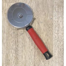 Le Creuset PIzza Cutter LE CREUSET Revolution Red & Black Rotary Knife Tool NWT Hand Grip