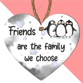 Friends Are The Family We Choose - Heart Plaque with Penguins Design | Adorable Friendship Gift | Cute Hanging Wall Decor for Best Friends | Thoughtful Friend Appreciation Sign