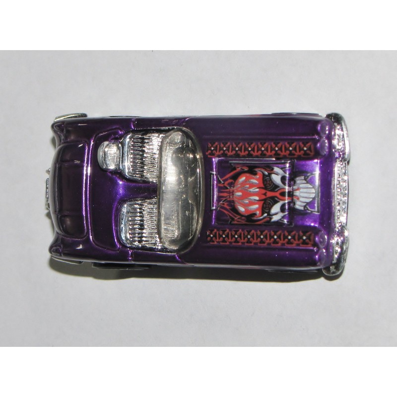 HOT WHEELS 1958 Corvette with opening cover die-cast 1:64