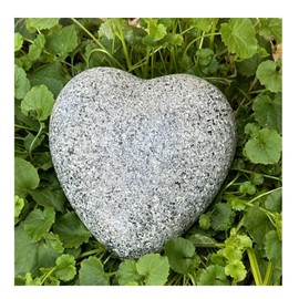 Radami Heart Grave Heart Grave Ornament Decorative Heart Cast Stone 13 cm Colour Patina Granite
