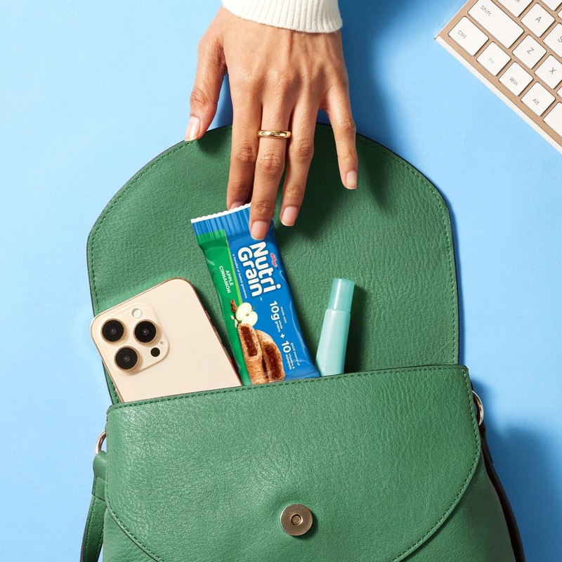 Kellogg's Nutri-Grain Cereal Bars made with 14g Whole Gain, Apple