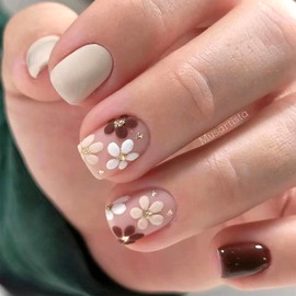 Square Press on Nails Short Fake Nails with Flower Design False Nails Press ons Milky White Full Cover Glue on Nails Glossy Stick on Nails for Women 24Pcs