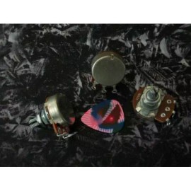 Generic 3x Full Size Metric Import 250KA AudioTaper Guitar Potentiometers Knurled Shaft