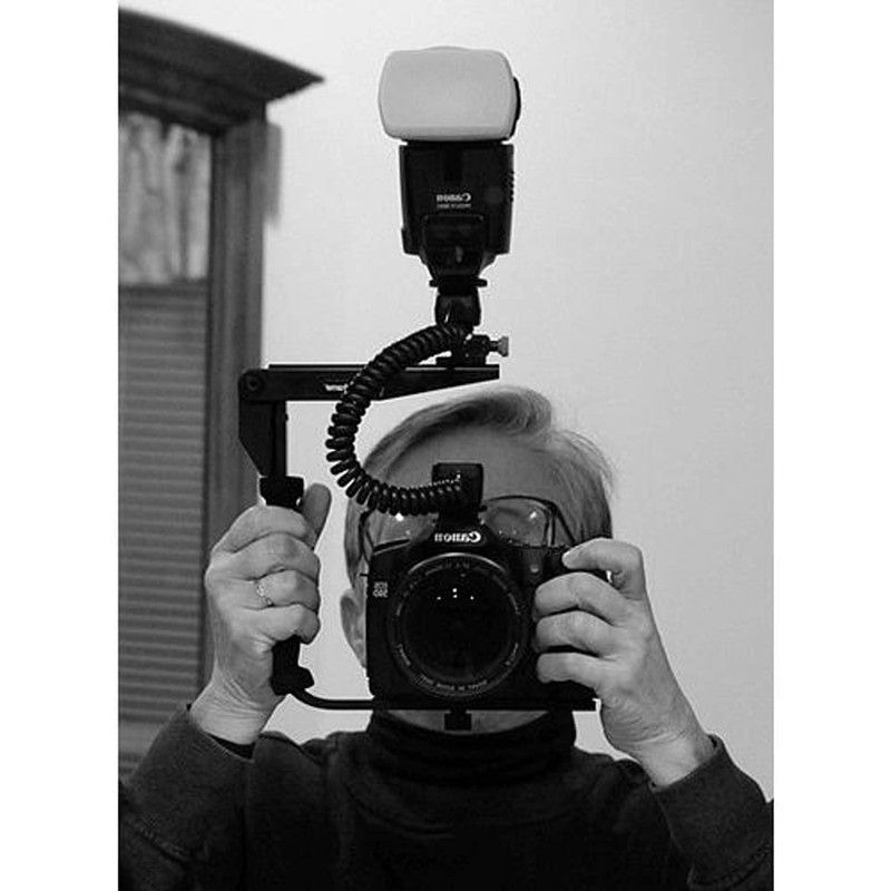 Custom Brackets CB Folding-T Flash Bracket