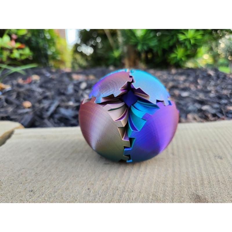 Gear Ball Twist - 3D Printed Mechanical Figurine:_Dark Chroma