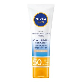 Protector Solar Facial NIVEA SUN Control Brillo Tono Claro, Cobertura de Larga Duración FPS 50+ 50ml, Bloqueador Solar