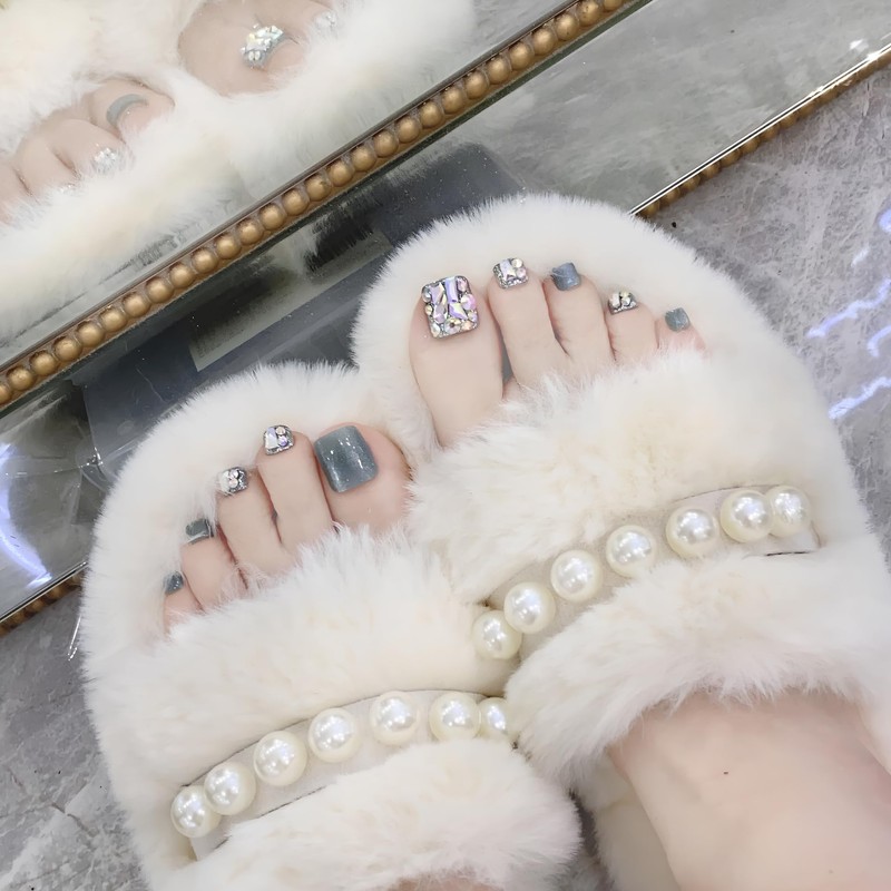 [ALLEVG]ネイルチップ 足用 緑 24枚入 フットネイルチップ フットネイル 足用 3D ダイヤ マグネットネイルチップ