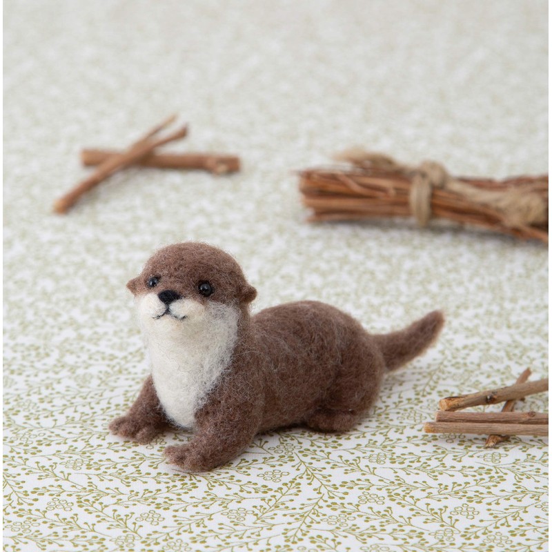Hamanaka H441-500 Wool Felt Kit, Animal with Needle Felt, Otter