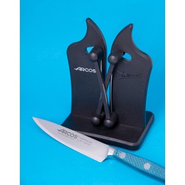 ARCOS Afilacoltelli Professionale – Realizzato in ABS per Affilare Coltelli con Sicurezza e Precisione Senza Sforzo – Nero, Serie Afilatori, Dimensioni 110 x 90 x 150 mm