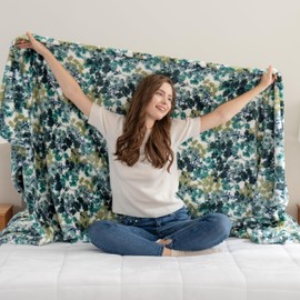 Berkshire Blanket-Classic Heavyweight Soft Printed VelvetLoft® Plush Warm Blanket, Twin Size Soft Fuzzy Blanket for Couch Sofa Bed, Floral Green, 60in x 90in