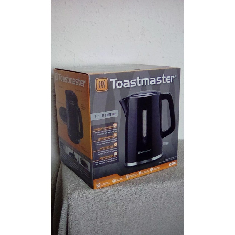 Toastmaster Electric Kettle 1.7 Liters Black auto off cordless NIB