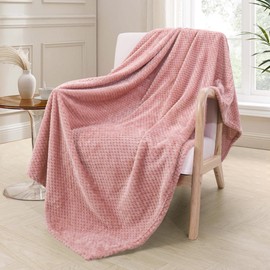 Exclusivo Mezcla Cuddly Blanket, Fluffy Fleece Blanket with Waffle Pattern, Lightweight, Soft and Warm Sofa Blanket, Bed Throw, 130 x 170 cm, Pink