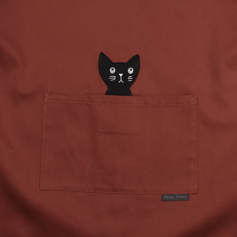 ATSUKO MATANO Katsuragi no Hyokkori Black Cat Kitchen Apron, Braun