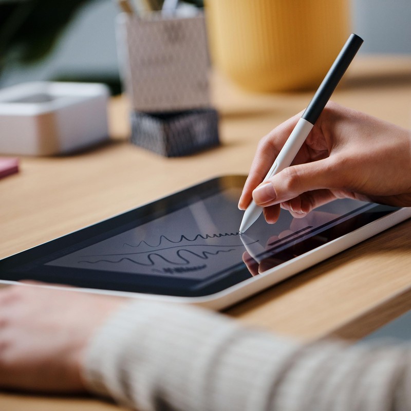 Wacom CP92303B2Z One Standard Pen (White/Gray)