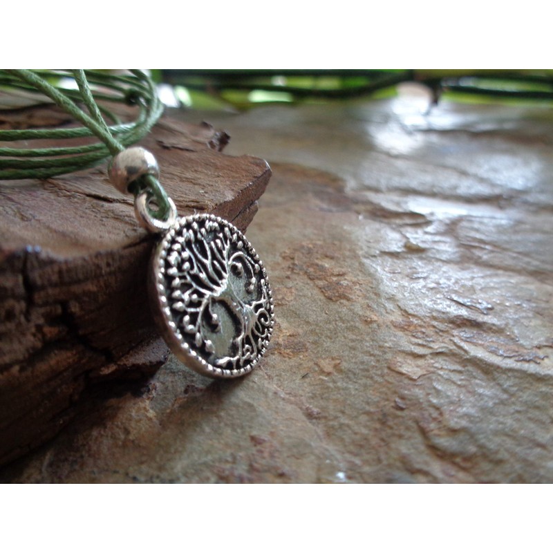 ✿ Moss green chain necklace tree of life forest disc