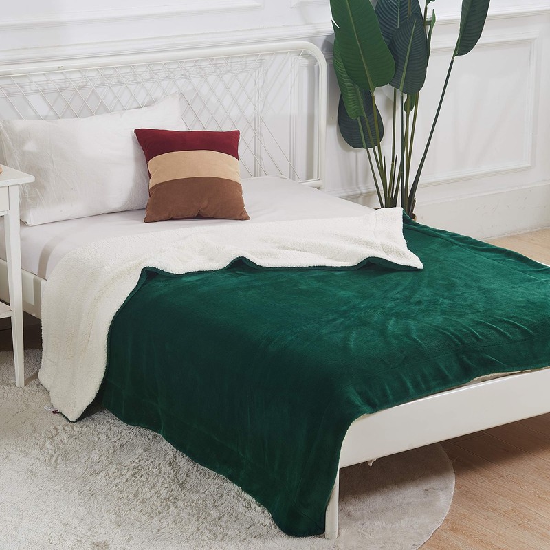 SOCHOW Sherpa Fleece Throw Blanket, Double-Sided Super Soft Luxurious Plush