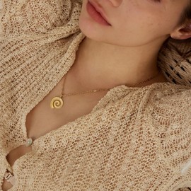 BONJOULRY Gold Seashell Pendant Necklace for Women Bohemian Spiral Swirl Pendant Necklaces Summer Beach Necklaces for Women Fashion Gold Jewelry