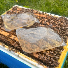 HiveAlive EZ Feed Super Syrup-Liquid Bee Feed in Ready to Use 2 lb. Power Pouches for Easy Feeding. This Syrup Needs No Mixing. Enriched with HiveAlive Bee Food Supplement for Colony Health