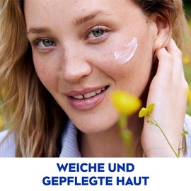 NIVEA Soft erfrischende Feuchtigkeitscreme (100 ml), leichte Creme mit Vitamin E und 100% natürlichem Jojoba-Öl, schnell einziehende Hautcreme für fühlbar entspannte Haut