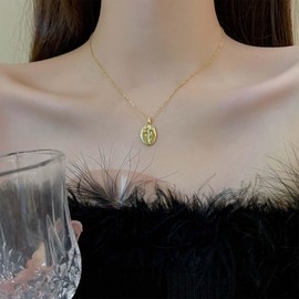 Inilbran Boho Disc Coin Choker Necklace Vintage Coin Pendant Necklace Gold Flower Necklace Choke Minimalist Round Disc Necklace Chain Jewellery for Women and Girls, Zinc, No Gemstone