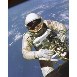 New 8x10 NASA Photo: Ed White on 1st American Spacewalk