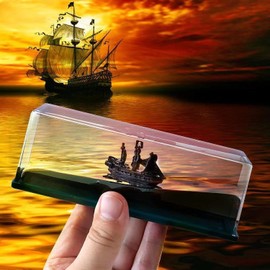 Unsinkable Boat Black Pearl Pirate Ship in a Box Bottle Decorations, Ship Model Fluid Liquid Drift Bottle Visual Decorations Ornament Desk Decor for Fans Gifts (Box)