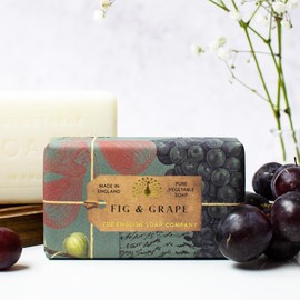 The English Soap Company Anniversary Wrapped Soap Bar, Fig Scented Shea Butter Soap, Moisturising Soap Bar for Body, Fig and Grape Scent 0.42 lbs