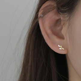 Xduargs Boho Crystal Leaf Earrings Vintage Gold Rhinestone Leaf Tiny Earrings Small Cute Stud Minimalist Mini Studs for Women