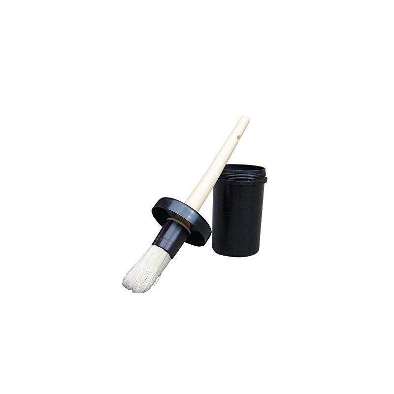 Hoof Brush, Huffett Brush in a practical box for hoof