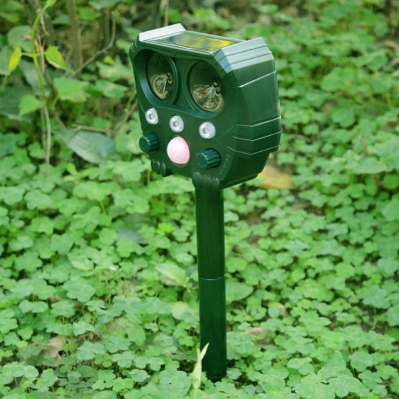 Outdoor USB Rechargeable Solar Power Ultrasonic Animal Repellent Dog Cat