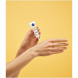 NIVEA Q10 Power Eye Cream para áreas sensibles de los ojos, enriquecida con coenzima Q10 y creatina, crema cosmética diaria ligera para el cuidado de los ojos, 0.5 fl oz (0.5 fl oz), adecuada para