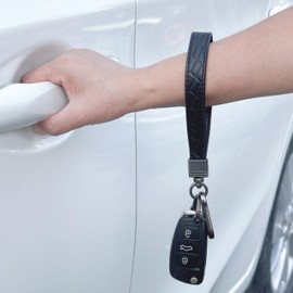 Poagoep Leather Car Keychain for Men and Women Wristlet Keychain Wrist Lanyard Car Key Holder with Anti-Lost D Ring(1)