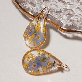 Handmade Forget-Me-Not and Queen Anne's Lace Pressed Wildflower Earrings Women Girls Unique Resin resin Flower earrings For Woman (Forget-Me-Not)