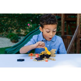 CAT Construction Site Vehicles Children's Toy | Dig N' Build Construction Sand Play Set with 230 g Sand Mix | Kinetic Sand Construction Sites Sand Toy Set & Gifts from 3 Years