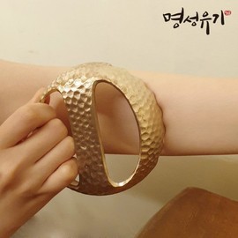 [Myeongseong Yugi] Bangja Embo Lee Guhyeong Gwasha No. 2 Massager / [명성유기] 방짜 엠보 이구형 괄사 2호 마사지기