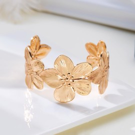 CJIAYUJEW Chunky Golden Flower Bracelet Vintage Gold Butterfly Bracelet Gold Declaration Flower Open Cuff Bracelet for Women Fashion Jewelry (Big flower)