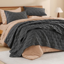 Litanika King Size Quilt Set Grey, Lightweight Comforter Gray - 3 Pieces Bedspreads & Coverlets Bedding Cover All Season Use Bed Decor (1 Quilt, 2 Pillowcases)